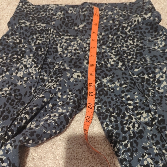 Seven 7 Women's Cheetah Animal Print Leggings Size S Stretch Soft -429 - Picture 3 of 8